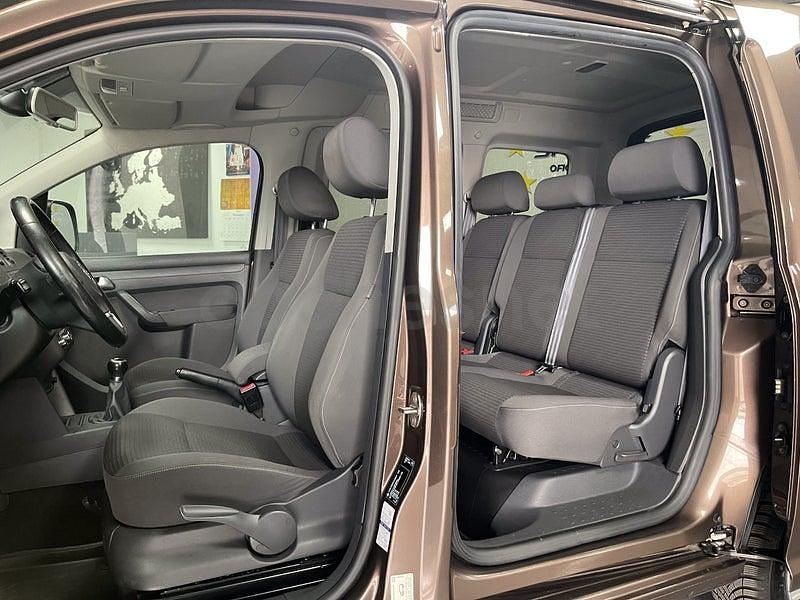 Usado VW Caddy Comfortline 110 CV (80 kW) 2012 Marrón Monovolumen