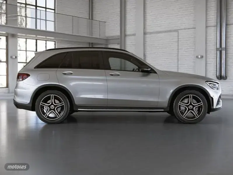 Usado Mercedes GLC200 163 CV (119 kW) 2022 Plateado SUV