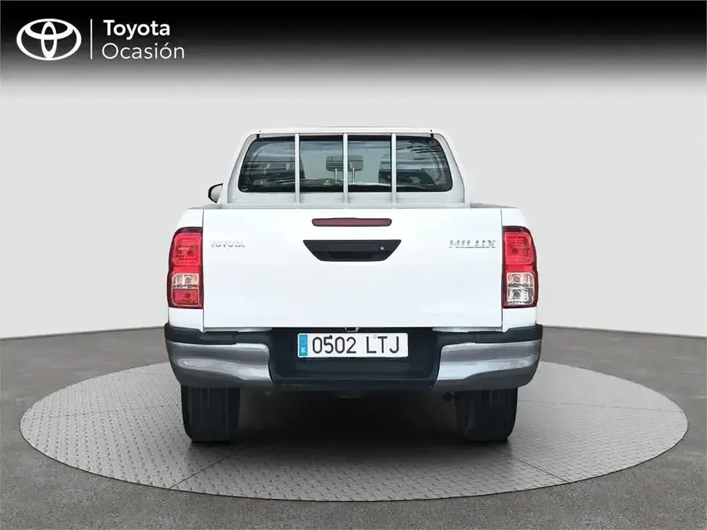 Usado Toyota HiLux 150 CV (110 kW) 2021 Blanco Pickup/Camioneta