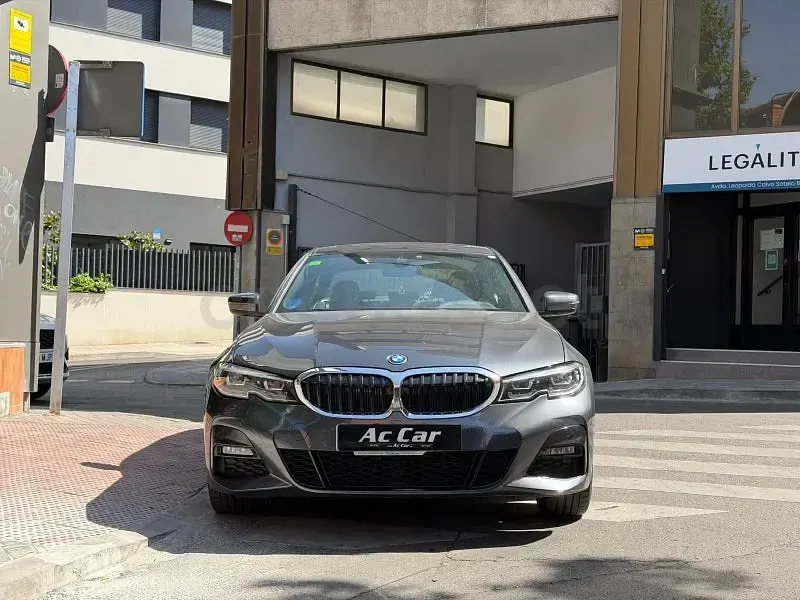 Usado BMW 320e 204 CV (150 kW) 2022 Gris / plata Berlina