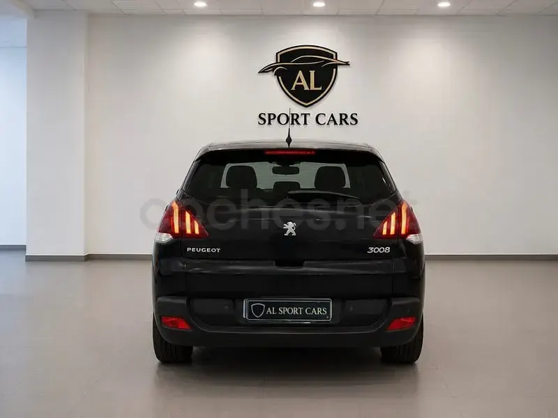 Usado Peugeot 3008 Active 120 CV (88 kW) 2013 Negro Familiar
