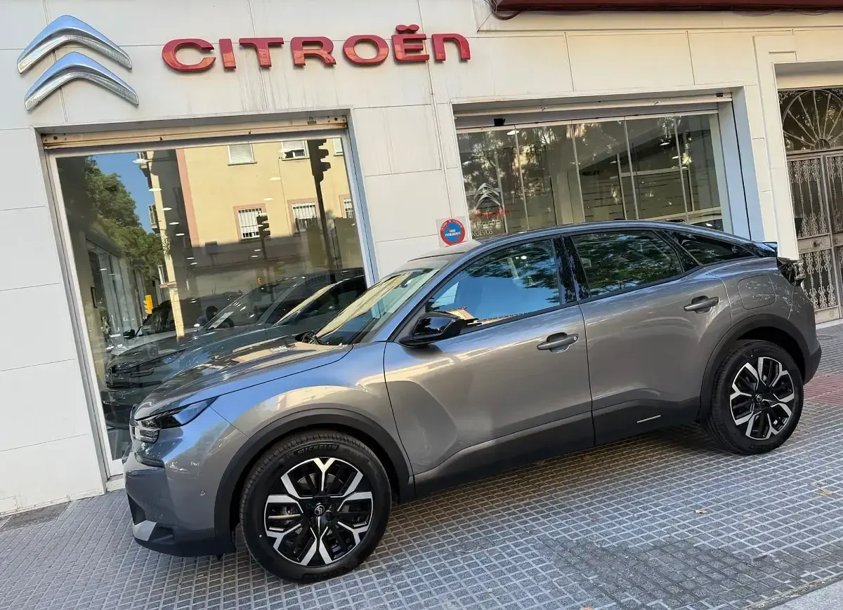 Nuevo Citroën C4 Business Class 145 CV (106 kW) 2026 Gris SUV