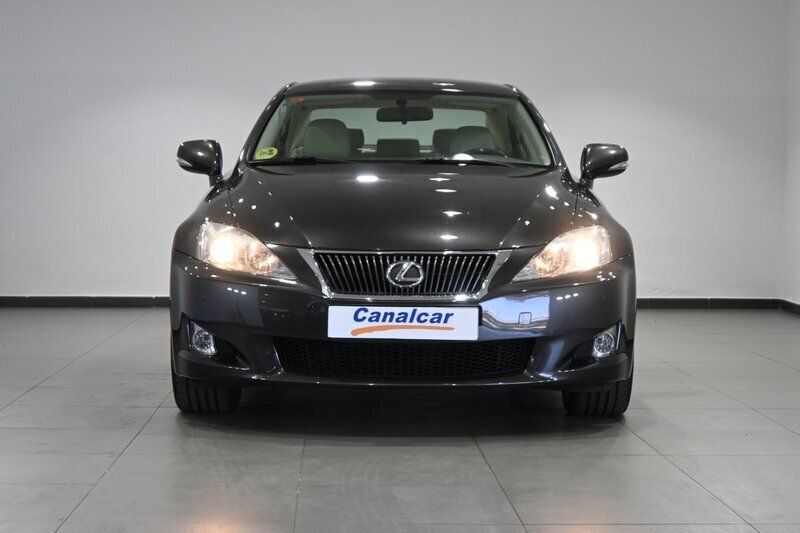 Usado Lexus IS220d Luxury Line 177 CV (130 kW) 2010 Marrón Berlina