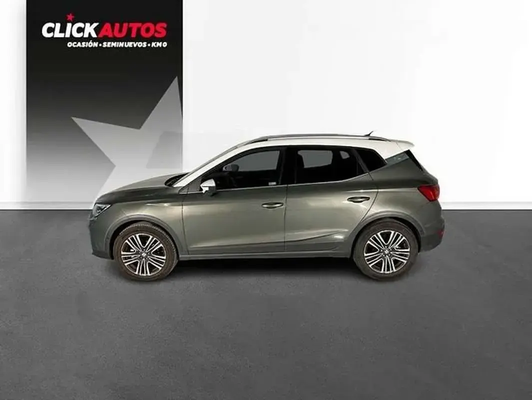 Usado Seat Arona Xperience 110 CV (80 kW) 2023 Gris SUV