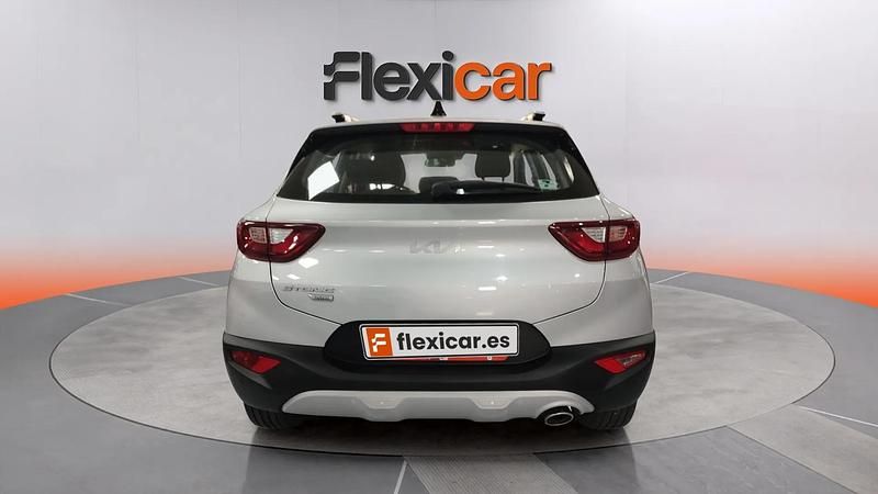 Usado Kia Stonic 101 CV (74 kW) 2022 Gris SUV