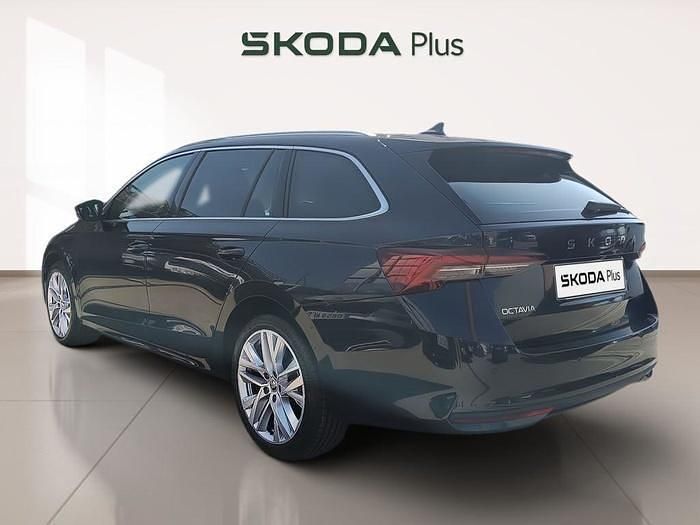 Azul Usado 2024 Skoda Octavia Familiar | 34.190 € (Caro) - Imagen 1/4