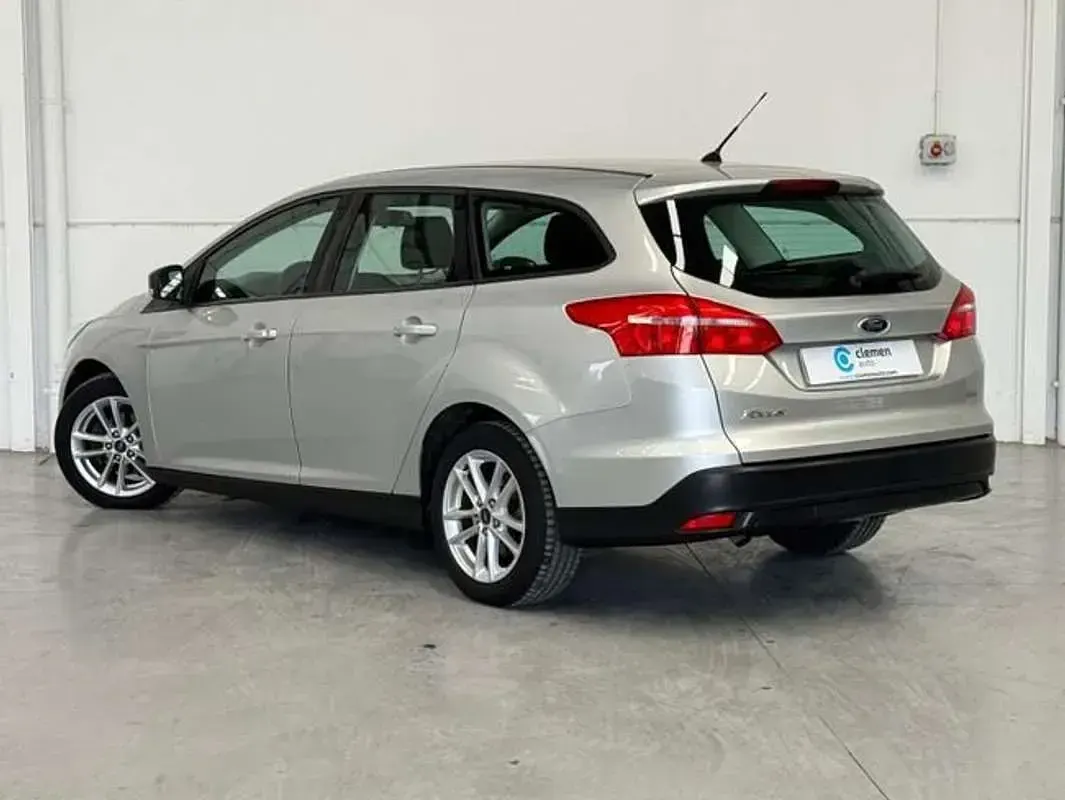 Usado Ford Focus Titanium 125 CV (91 kW) 2017 Gris Familiar