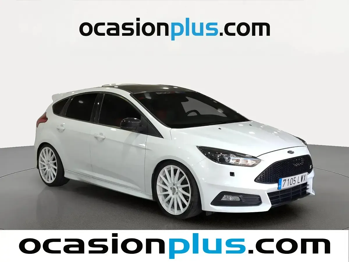 Usado Ford Focus ST 250 CV (183 kW) 2016 Blanco Berlina