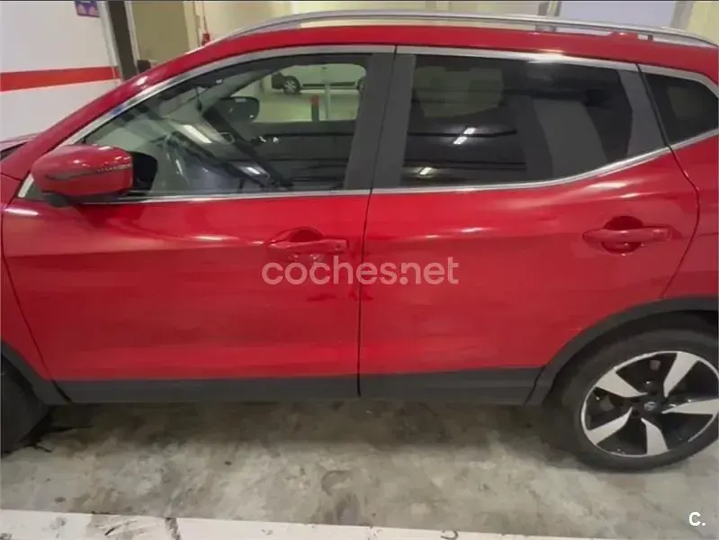 Usado Nissan Qashqai 360º 115 CV (84 kW) 2015 Rojo SUV