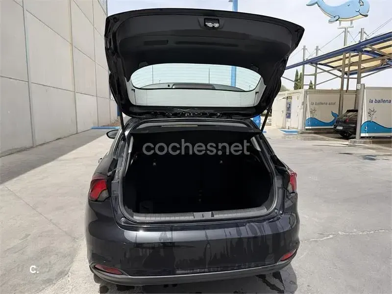 Usado Fiat Tipo Lounge 95 CV (69 kW) 2019 Negro Berlina