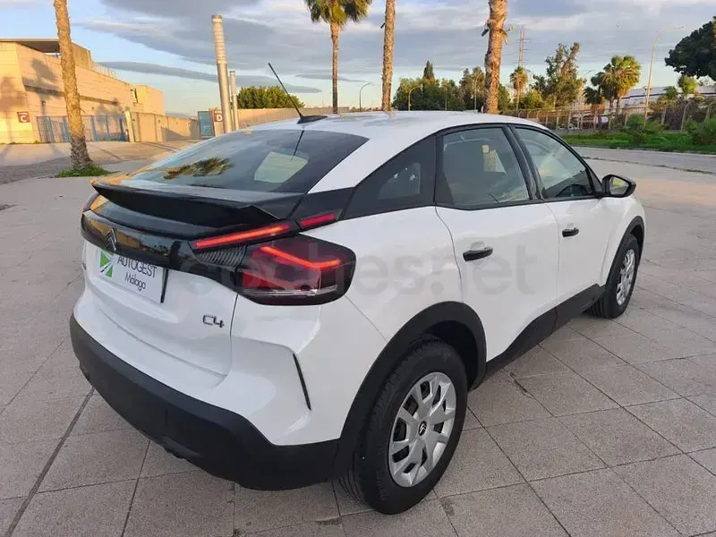 Używany Citroën C4 Live 101 KM (74 kW) 2023 Szary Sedan/Limuzyna