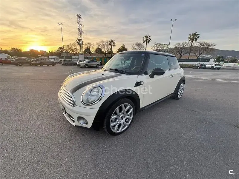 Usado Mini Cooper D 110 CV (80 kW) 2009 Beige Utilitario