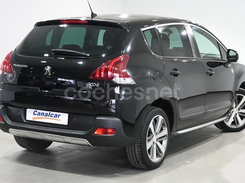 Usado Peugeot 3008 Access 120 CV (88 kW) 2015 Negro Berlina