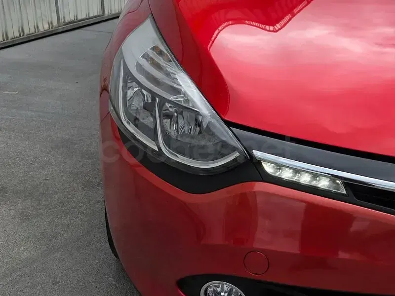 Usado Renault Clio IV LIMITED 90 CV (66 kW) 2016 Rojo Berlina