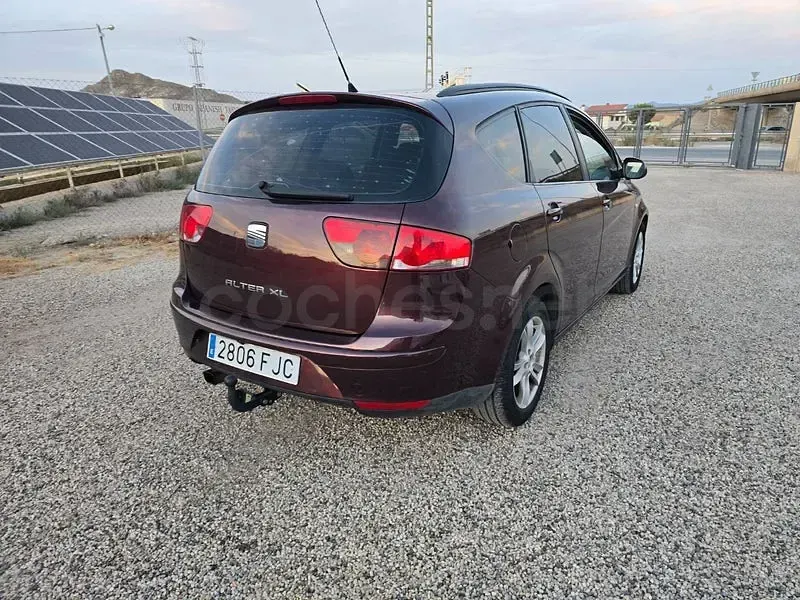 Usado Seat Altea XL Reference 105 CV (77 kW) 2006 Marrón Monovolumen