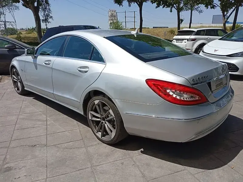 Usado Mercedes CLS350 265 CV (194 kW) 2011 Gris / plata Coupe
