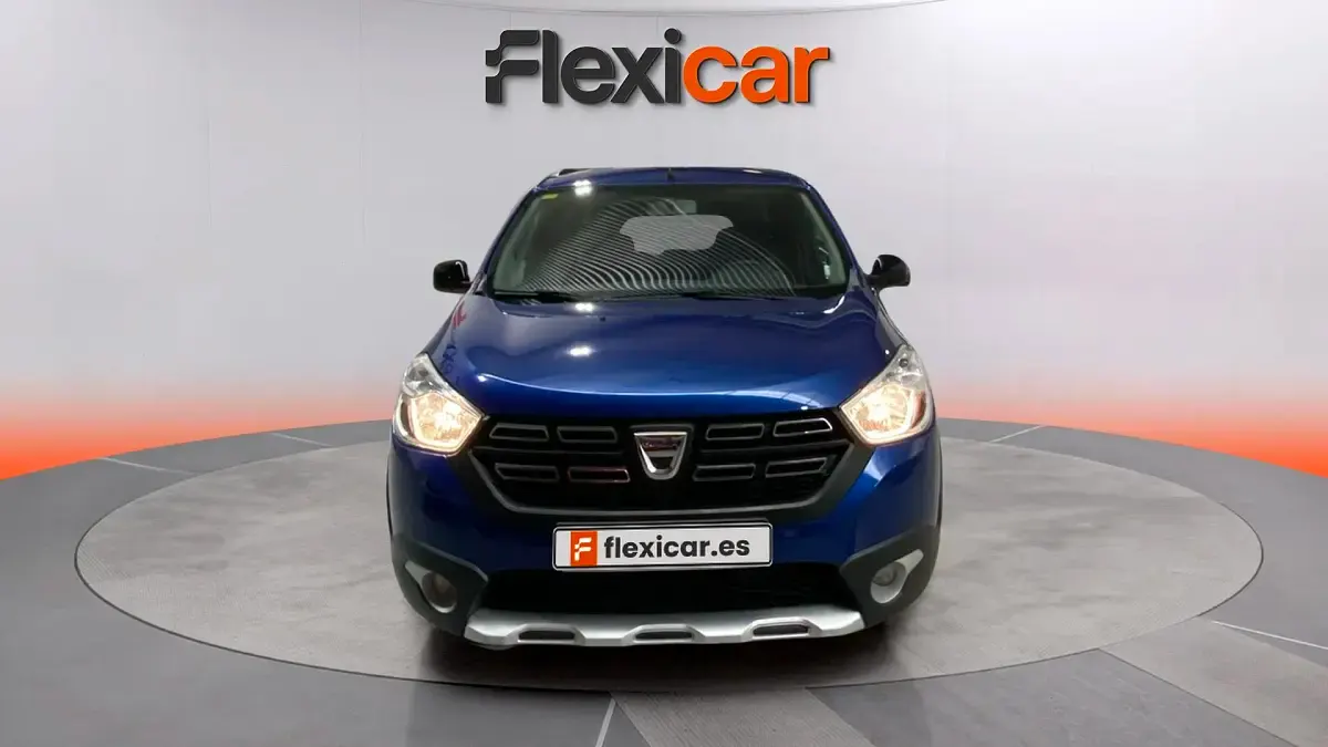 Usado Dacia Lodgy Comfort 131 CV (96 kW) 2020 Azul Monovolumen