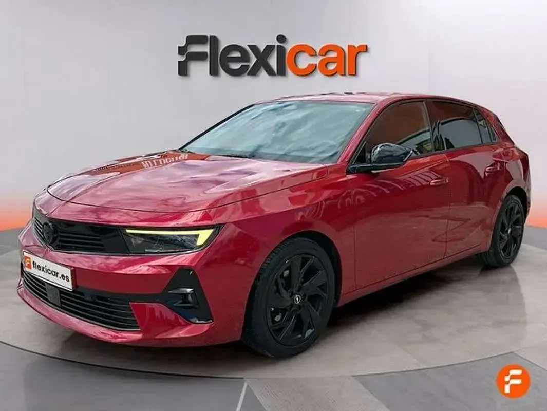 Usado Opel Astra 131 CV (96 kW) 2023 Rojo Utilitario