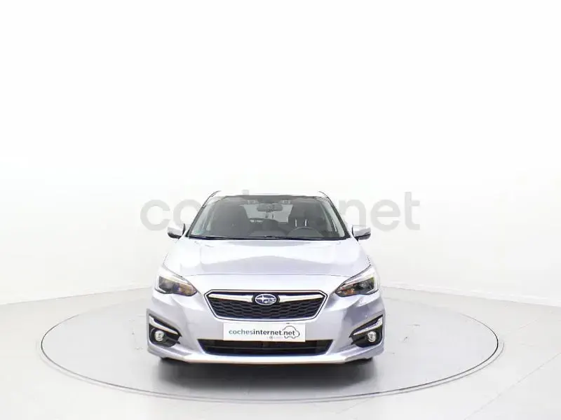 Usado Subaru Impreza 114 CV (83 kW) 2021 Gris / plata Berlina