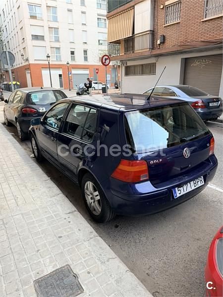 Usado VW Golf IV Conceptline 100 CV (73 kW) 2001 Azul Familiar