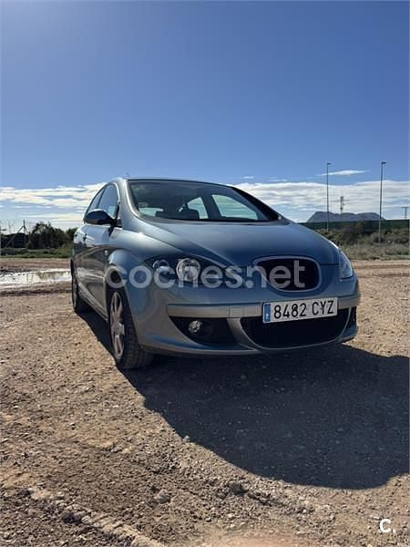 Usado Seat Altea Stylance 102 CV (75 kW) 2005 Azul Monovolumen