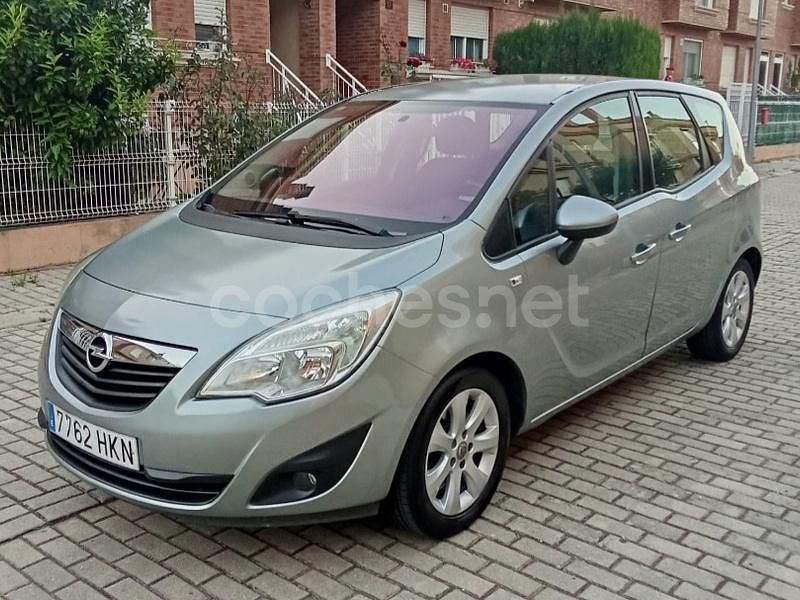 Usado Opel Meriva Design Edition 110 CV (80 kW) 2012 Gris / plata Monovolumen
