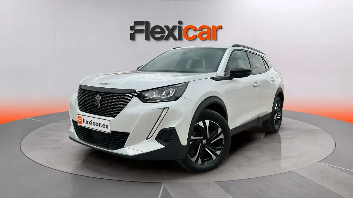 Usado Peugeot 2008 Allure 130 CV (95 kW) 2023 Blanco SUV