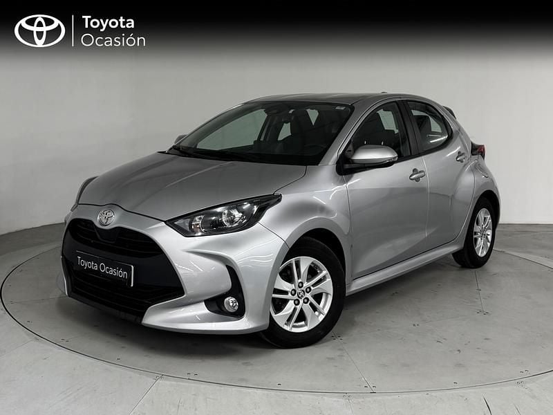 Usado Toyota Yaris Edition 125 CV (91 kW) 2024 Gris / plata Utilitario