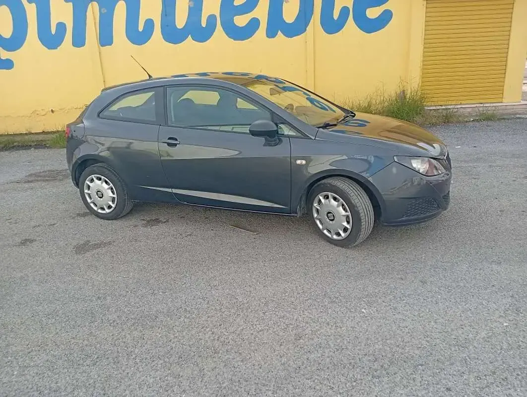 Usado Seat Ibiza SC Reference 90 CV (66 kW) 2012 Marrón Utilitario