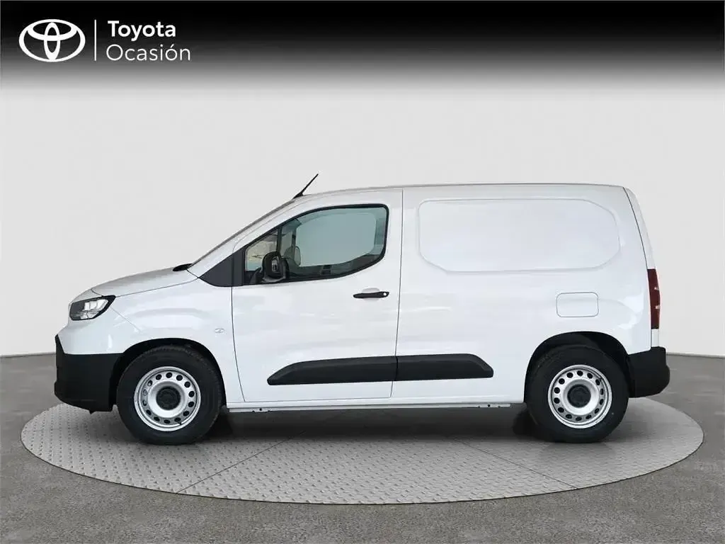 Usado Toyota Proace City City 100 kW (136 CV) 2026 Blanco Monovolumen