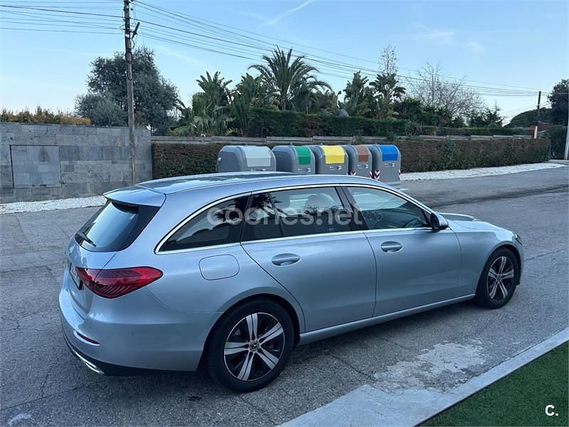 Usado Mercedes C200 204 CV (150 kW) 2023 Gris / plata Familiar