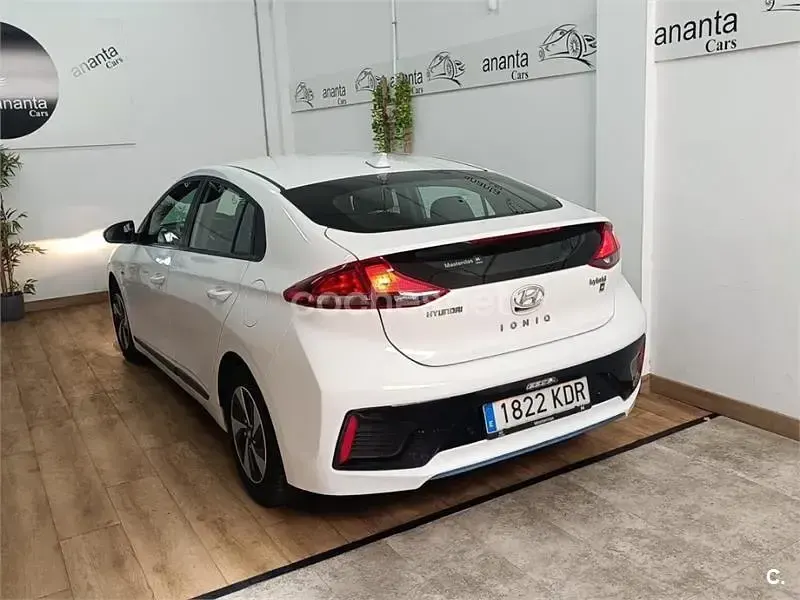 Usado Hyundai Ioniq 141 CV (103 kW) 2017 Blanco Utilitario