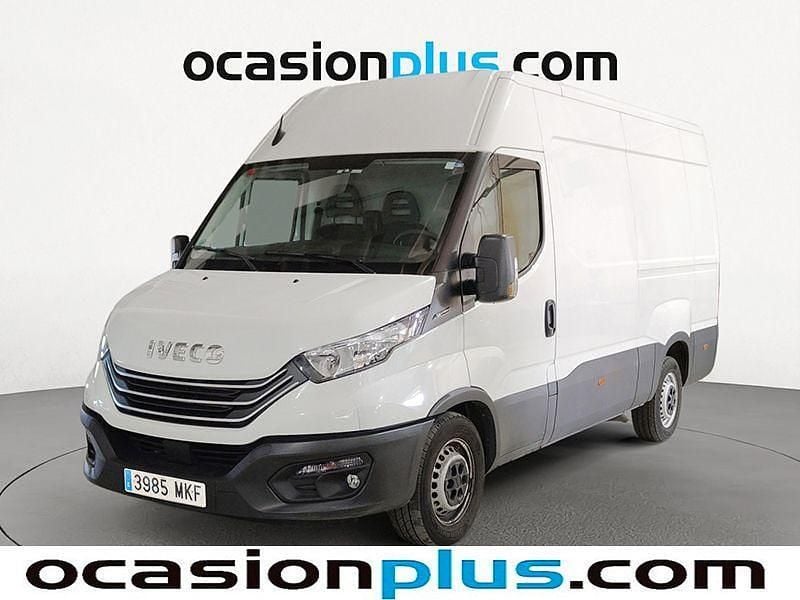 Blanco Usado 2023 Iveco Daily Berlina | 25.500 € (Precio justo) - Imagen 1/4
