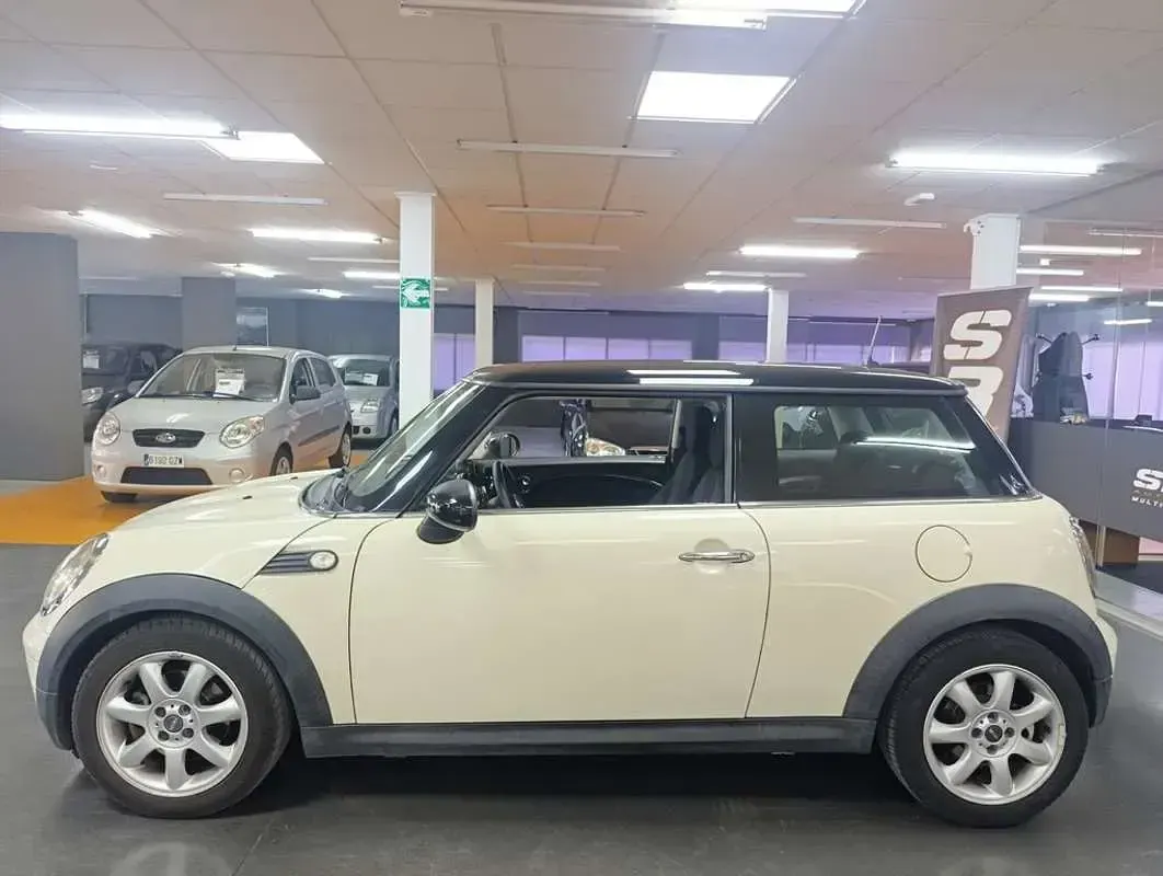 Usado Mini ONE 95 CV (69 kW) 2008 Beige Utilitario