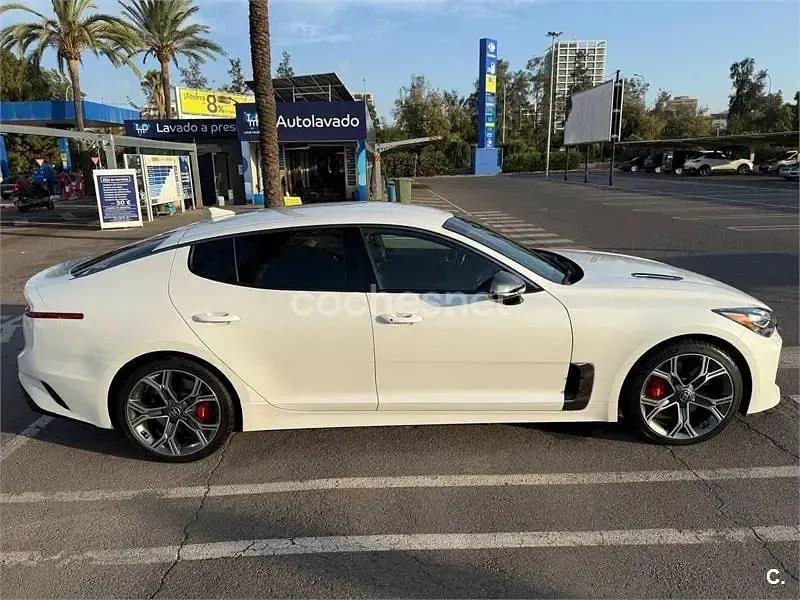 Usado Kia Stinger GT 370 CV (272 kW) 2020 Blanco Utilitario