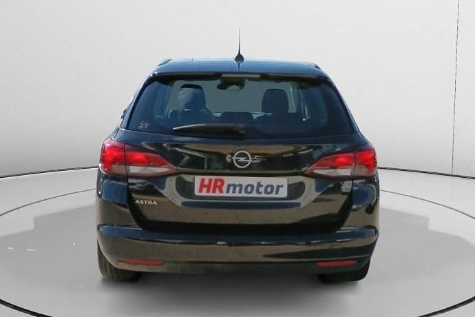 Usado Opel Astra S 110 CV (80 kW) 2020