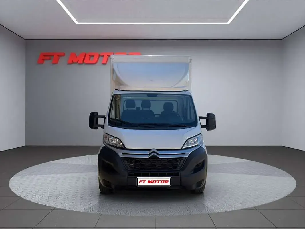 Usado Citroën Jumper 140 CV (102 kW) 2023 Blanco Monovolumen