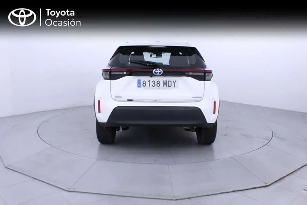 Usado Toyota Yaris Cross Active 116 CV (85 kW) 2023 Blanco SUV