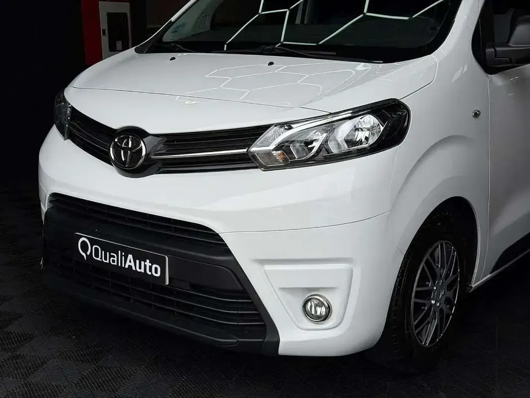 Usado Toyota Proace Advance 120 CV (88 kW) 2019 Blanco Monovolumen
