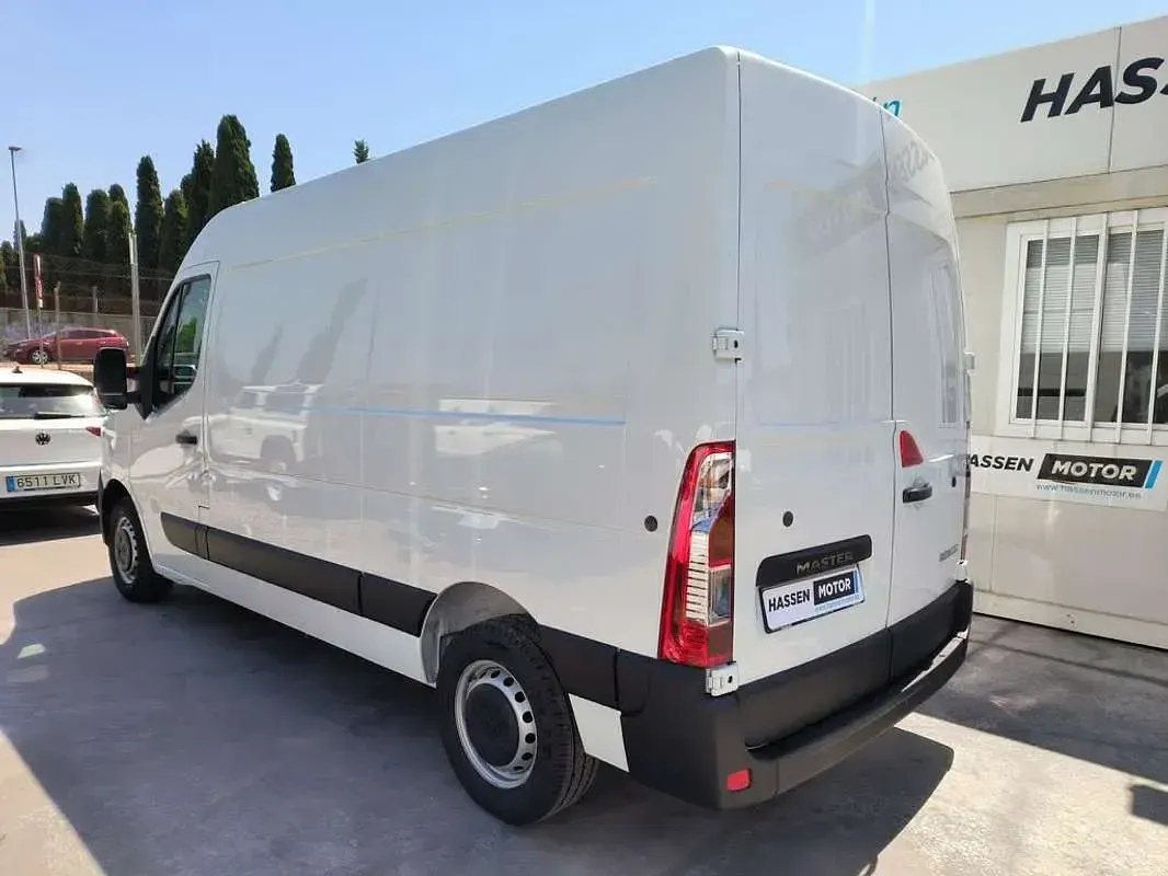 Usado Renault Master 135 CV (99 kW) 2021 Blanco Monovolumen