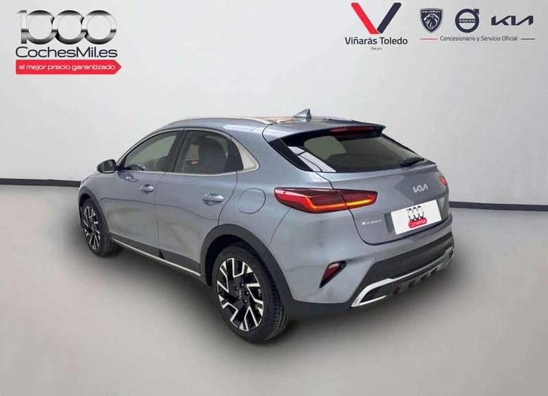 Usado Kia XCeed 120 CV (88 kW) 2024 Gris SUV
