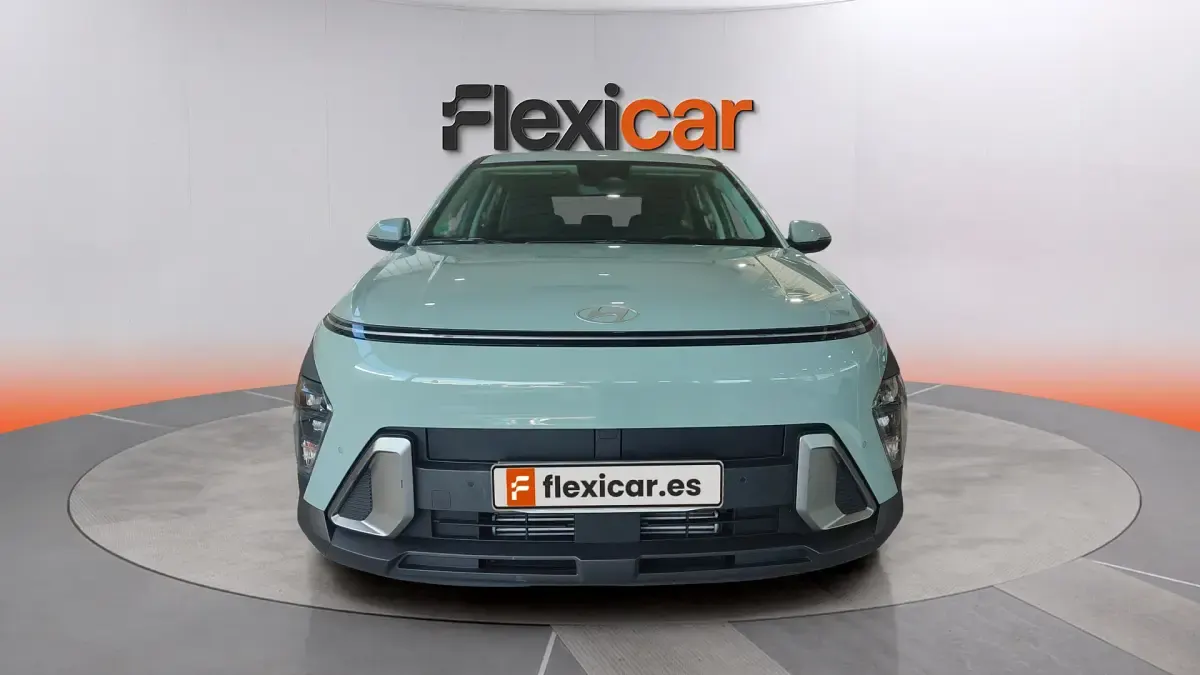 Usado Hyundai Kona 120 CV (88 kW) 2024 Gris SUV