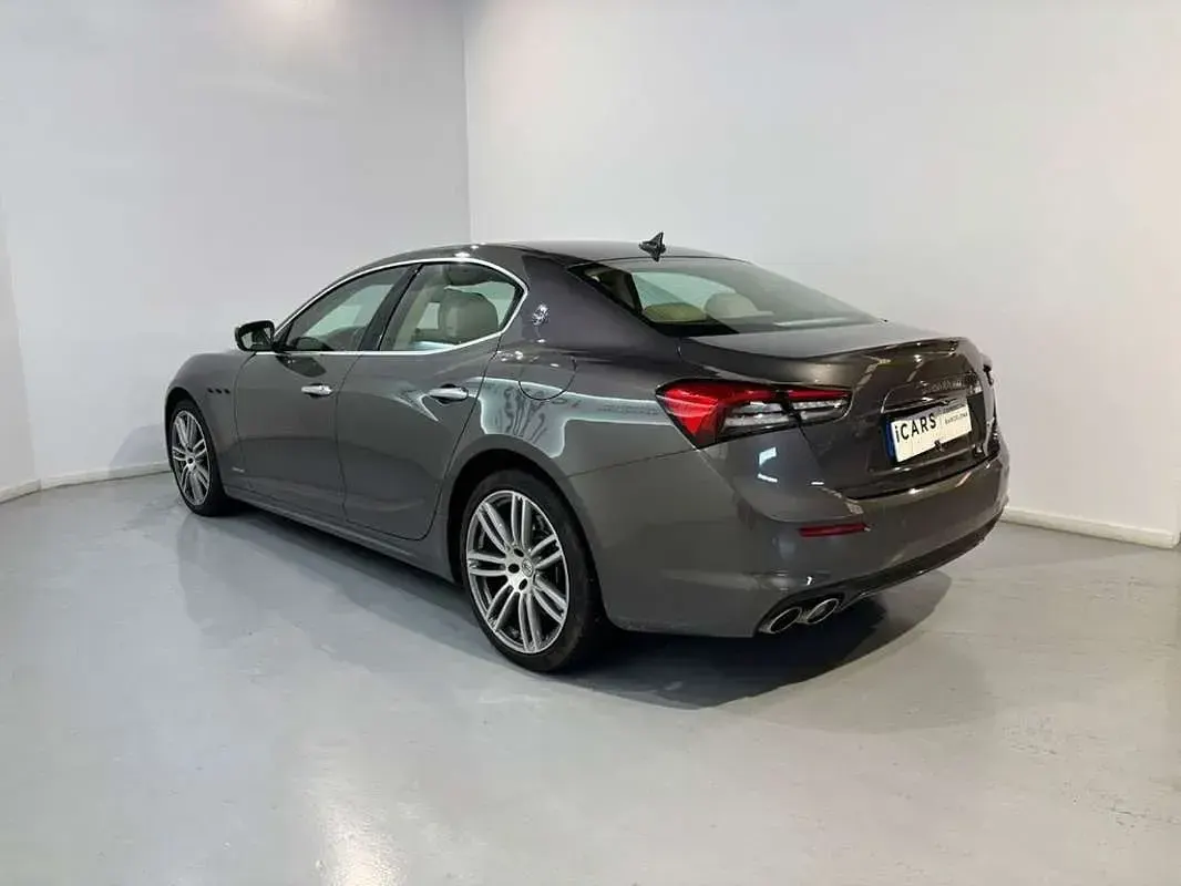 Usado Maserati Ghibli 330 CV (242 kW) 2020 Blanco Coupe
