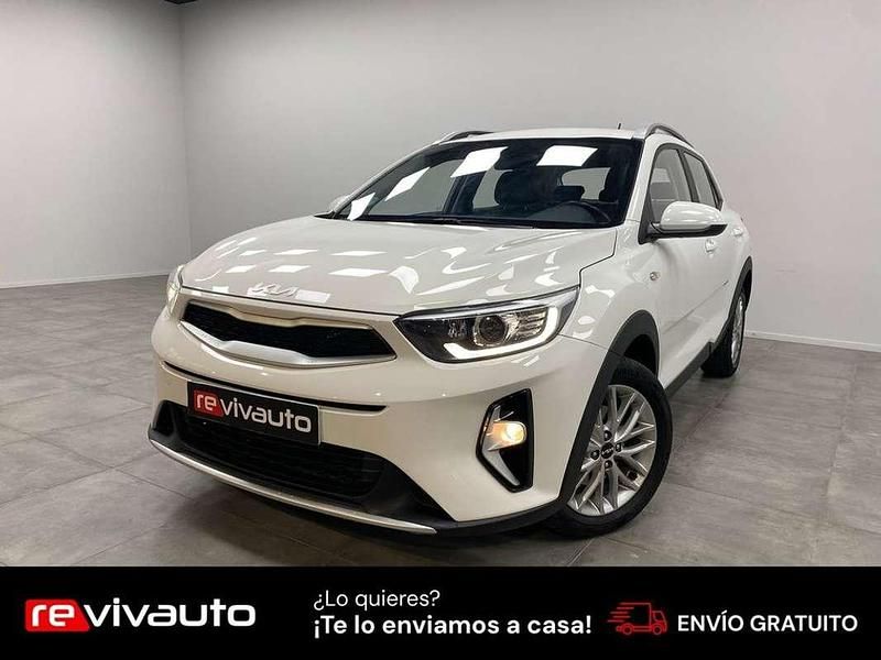 Usado Kia Stonic 84 CV (61 kW) 2022 Blanco SUV