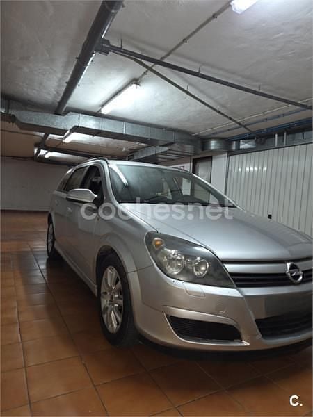 Usado Opel Astra Edition 100 CV (73 kW) 2004 Gris / plata Familiar