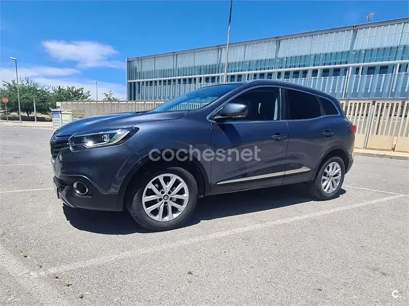 Usado Renault Kadjar Intens 130 CV (95 kW) 2015 Gris / plata SUV
