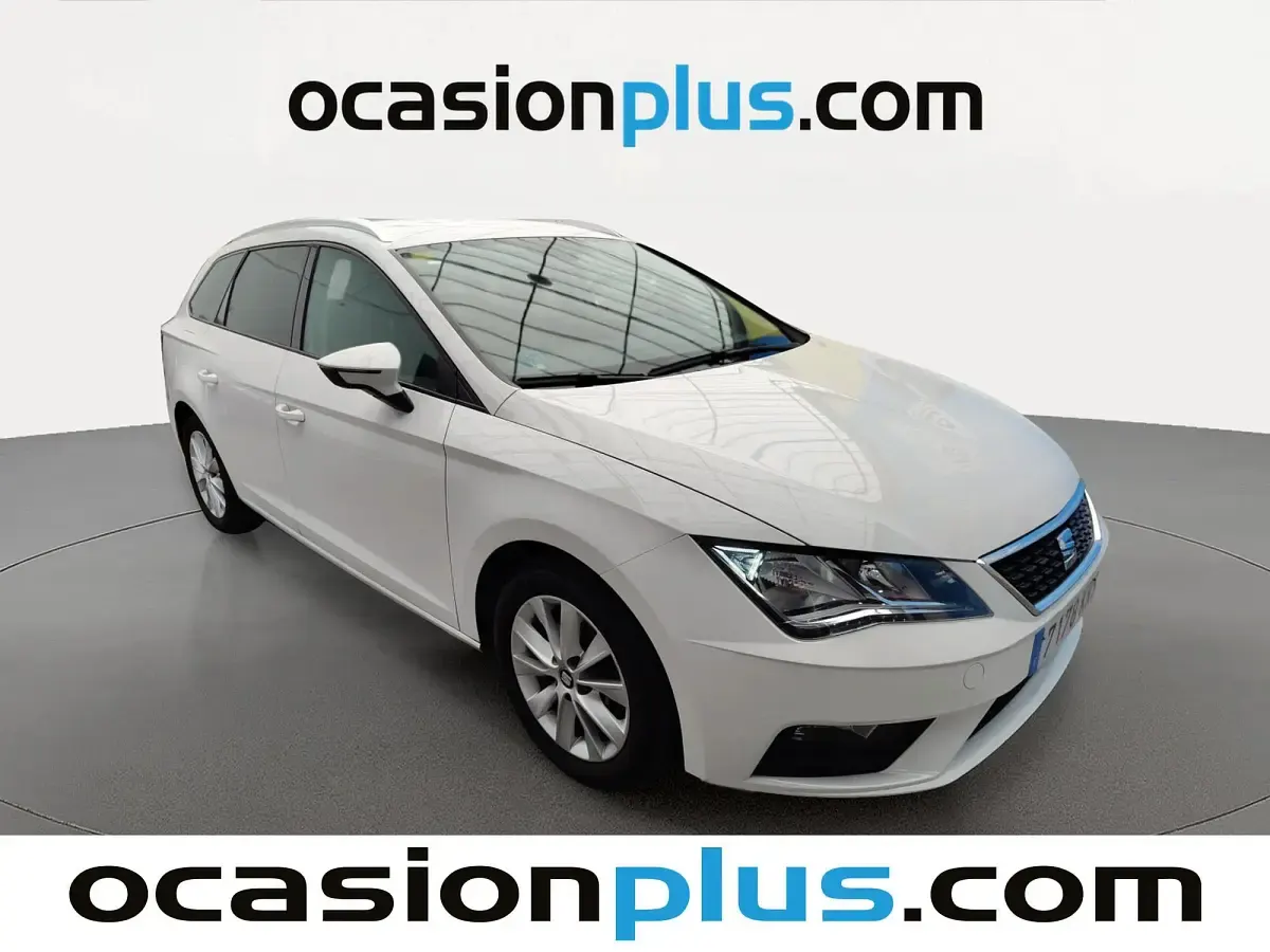 Usado Seat Leon Style 115 CV (84 kW) 2018 Blanco Monovolumen
