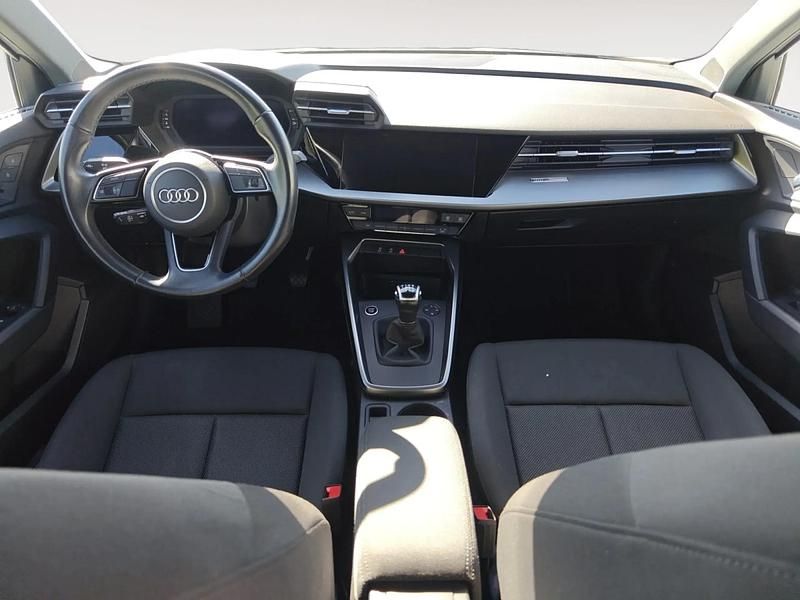 Usado Audi A3 116 CV (85 kW) 2020 Gris/plata Berlina