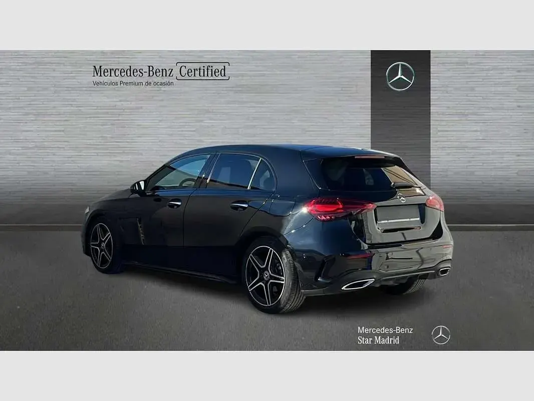 Usado Mercedes A180 109 CV (80 kW) 2025 Negro Utilitario