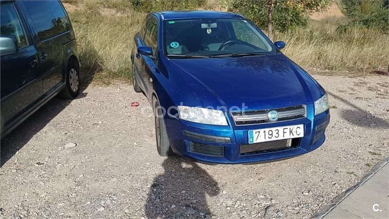 Azul Usado 2007 Fiat Stilo Feel Berlina | 5500 € - Imagen 1/2